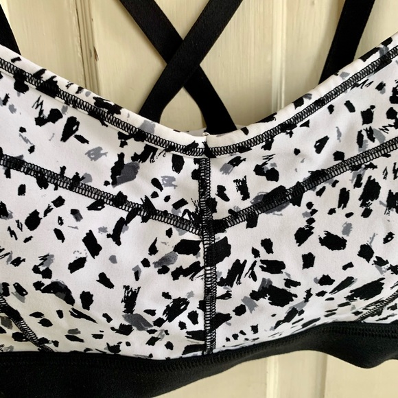 ATHLETA black and white speckled crisscross sports bra - Picture 4 of 14
